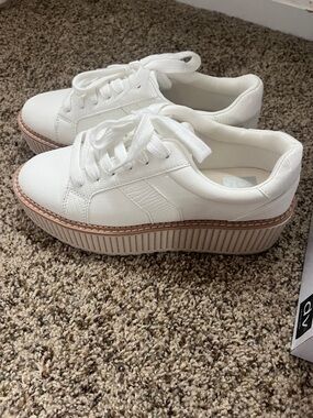 White Platform Lace-Up Sneakers DOLCE VITA